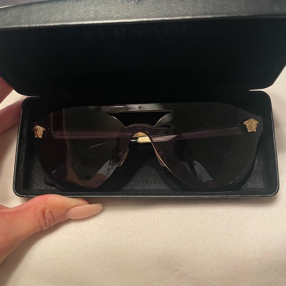 VERSACE sunglasses - Picture 10 of 11
